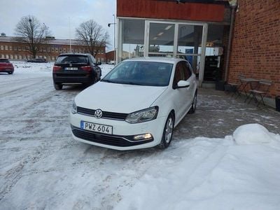 Vit Begagnad 2016 VW Polo Halvkombi | 139 000 kr (Marknadspris)