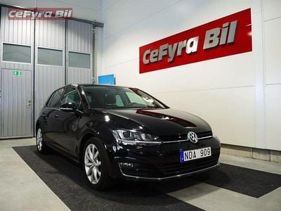Svart Begagnad 2013 VW Golf VII Halvkombi | 114 000 kr (Marknadspris)
