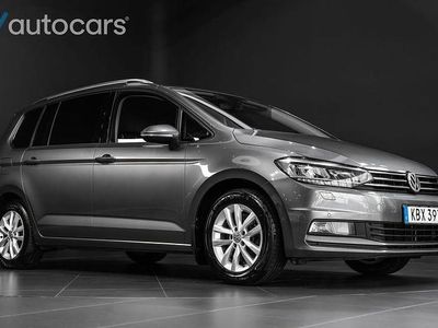 Mörkgrå Begagnad 2015 VW Touran Minibuss | 168 000 kr (Dyr)