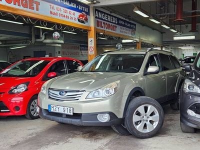Begagnad Subaru Outback 173 HK (127 kW) 2012 Ljusgul SUV