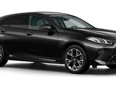 Ny BMW 120 156 HK (114 kW) 2025 Svart Halvkombi