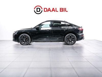 Svart Begagnad 2023 Audi Q8 e-tron S-Line SUV | 609 700 kr (Superpris)