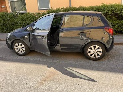 begagnad Opel Corsa 5-dörrar 1.4 Automat Lågmil Nybesiktad