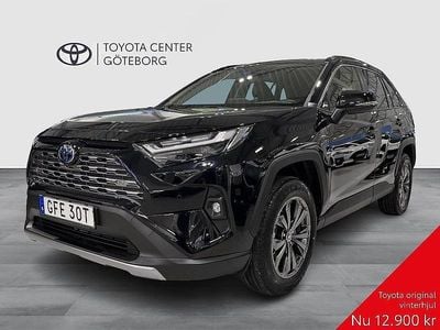 Svart Ny 2025 Toyota RAV4 Hybrid Executive SUV | 439 900 kr (Superpris)