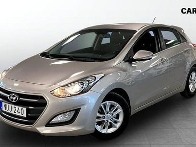 Begagnad Hyundai i30 Comfort 110 HK (80 kW) 2016 Brun Halvkombi