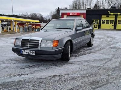 Begagnad Mercedes E400 275 HK (202 kW) 1992 Sedan