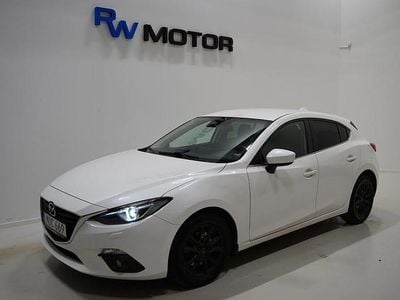 Vit Begagnad 2014 Mazda 3 Inclusive Halvkombi | 94 900 kr (Bra pris)