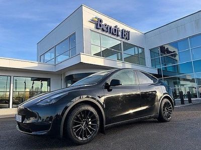 Svart Begagnad 2023 Tesla Model Y Long Range AWD SUV | 403 800 kr (Marknadspris)