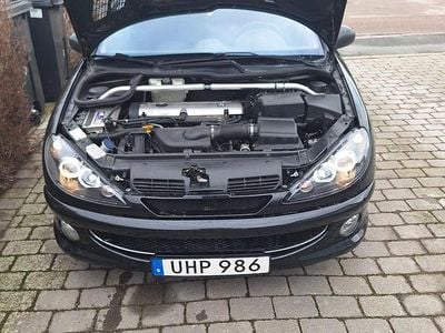 Begagnad Peugeot 206 CC 136 HK (100 kW) 2004 Cab