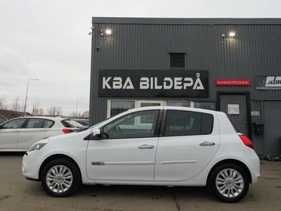 Vit Begagnad 2011 Renault Clio R.S. Halvkombi | 49 900 kr (Marknadspris)