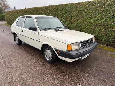 Vit Begagnad 1986 Volvo 340 Halvkombi | 34 500 kr