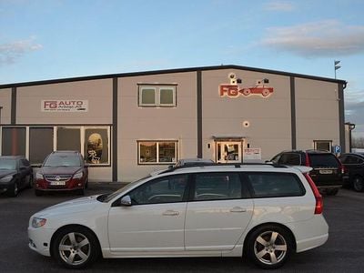 Vit Begagnad 2010 Volvo V70 R-Design Kombi | 69 000 kr (Marknadspris)
