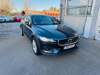 Begagnad Volvo V60 CC SE 190 HK (139 kW) 2019 Grå metallic Kombi