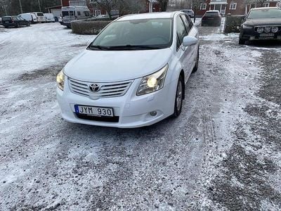 Begagnad Toyota Avensis Business Edition 152 HK (111 kW) 2009 Vit Kombi