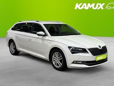 Vit Begagnad 2018 Skoda Superb LAURIN & KLEMENT Kombi | 238 700 kr (Marknadspris)