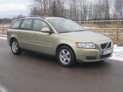 Grön Begagnad 2009 Volvo V50 Kinetic Kombi | 34 500 kr (Bra pris)