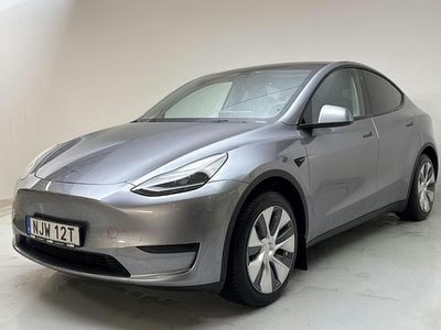 Begagnad Tesla Model Y Long Range RWD 250 kW (340 HK) 2024 Grå SUV