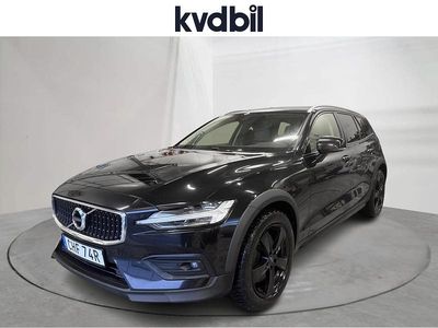 Svart Begagnad 2021 Volvo V60 CC Kombi | 229 000 kr (Superpris)
