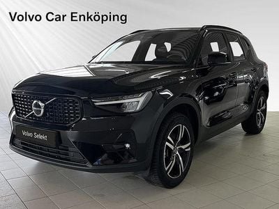 Svart Begagnad 2024 Volvo XC40 Plus SUV | 369 900 kr (Marknadspris)
