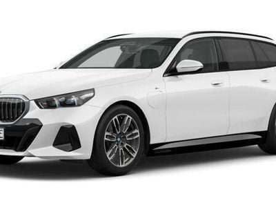 Begagnad BMW 530e Shadowline 2024 Vit Kombi