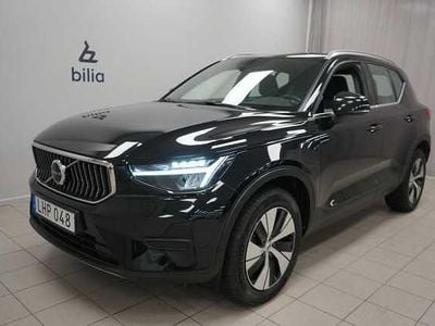 Svart Begagnad 2022 Volvo XC40 Core SUV | 349 900 kr (Marknadspris)