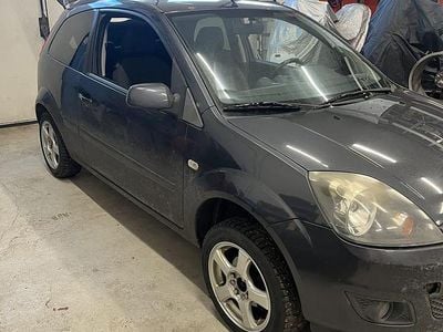 Begagnad 2007 Ford Fiesta Halvkombi | 15 000 kr (Marknadspris)
