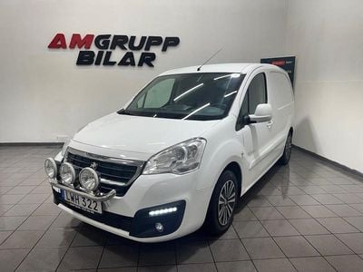 Vit Begagnad 2015 Peugeot Partner Minibuss | 69 900 kr (Lite dyr)