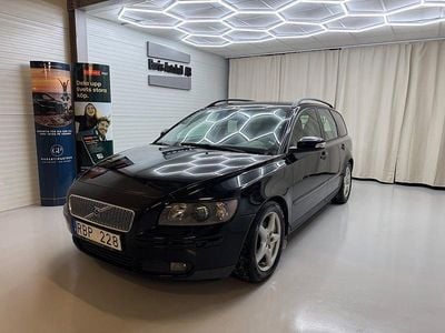 Svart Begagnad 2006 Volvo V50 Momentum Kombi | 24 900 kr (Marknadspris)