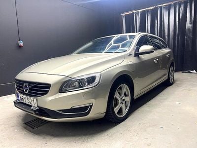 Ljusbrun Begagnad 2017 Volvo V60 Momentum Kombi | 159 900 kr (Marknadspris)