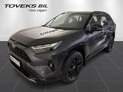 Grå Begagnad 2023 Toyota RAV4 Hybrid SUV | 394 000 kr (Lite dyr)