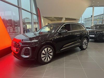 Svart Ny 2025 Audi Q5 SUV | 719 426 kr