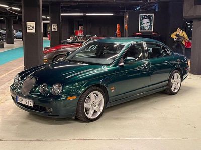 Begagnad Jaguar S-Type R 396 HK (291 kW) 2003 Grön Sedan