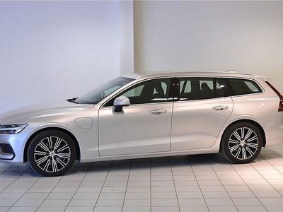 Silver Begagnad 2020 Volvo V60 Momentum Kombi | 349 900 kr (Marknadspris)