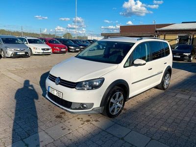 begagnad VW Touran Cross 2.0TDI 140HK AUT 7-SITS DRAG 2-ÅRS GA