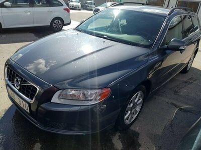 Begagnad Volvo V70 Momentum 109 HK (80 kW) 2011 Grå (gråmet ) Kombi