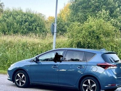Toyota Auris Hybrid