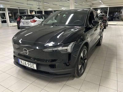 Svart Begagnad 2025 Volvo EX30 Performance SUV | 419 000 kr (Marknadspris)