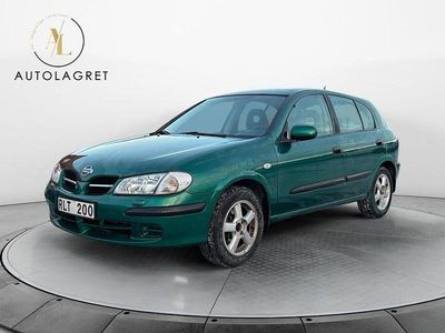 Mörkgrön Begagnad 2000 Nissan Almera Halvkombi | 29 900 kr (Marknadspris)