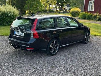Svart metallic Begagnad 2008 Volvo V50 Summum Kombi | 59 000 kr (Marknadspris)