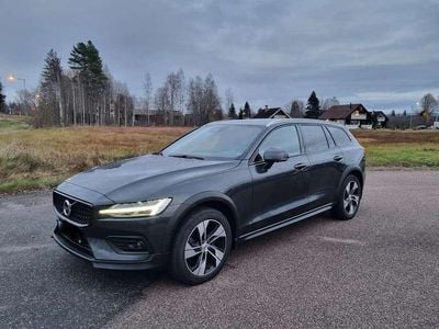 Begagnad 2019 Volvo V60 CC Momentum Kombi | 299 000 kr (Dyr)