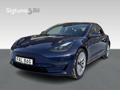 Blå Begagnad 2022 Tesla Model 3 Long Range AWD Sedan | 349 900 kr (Marknadspris)