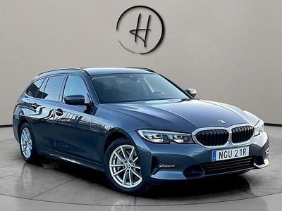 Grå Begagnad 2021 BMW 330e Sport Line Kombi | 234 900 kr (Superpris)
