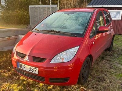 Röd Begagnad 2005 Mitsubishi Colt Halvkombi | 30 000 kr
