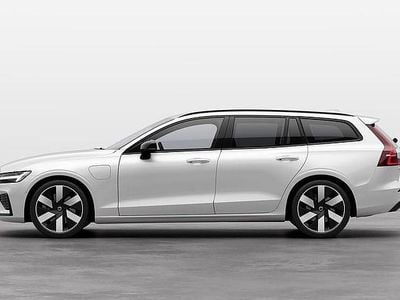 Vit Begagnad 2024 Volvo V60 Ultra Kombi | 689 000 kr