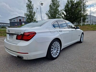 begagnad BMW ActiveHybrid 7 Pano HU BKam NAV LaneAs HK AdapFart 354hk