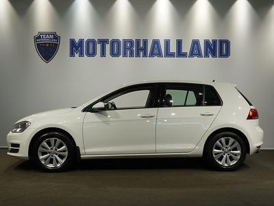 Vit Begagnad 2017 VW Golf VII Halvkombi | 109 900 kr (Marknadspris)