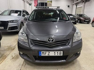 Mörkgrå Begagnad 2011 Toyota Verso Minibuss | 89 990 kr (Lite dyr)