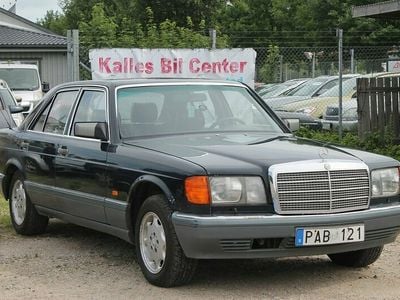 Begagnad Mercedes 300 SE 188 HK (138 kW) 1987 Mörkblå Sedan