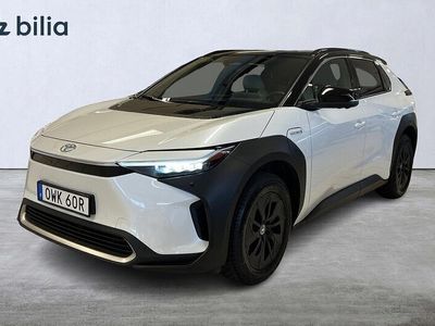 begagnad Toyota bZ4X 71.4 kWh AWD EXECUTIVE 20 ALUFÄLGAR PANORAMA DRAG