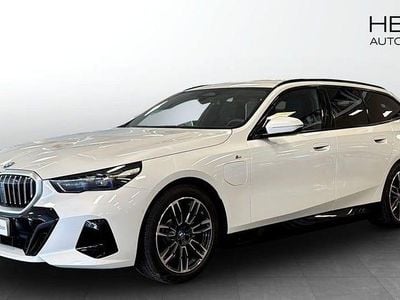 Vit Begagnad 2025 BMW 530 M Sport Kombi | 598 700 kr